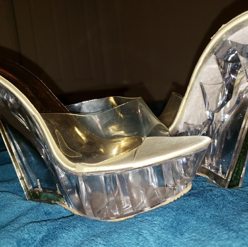 Clear platform stylish wedges
